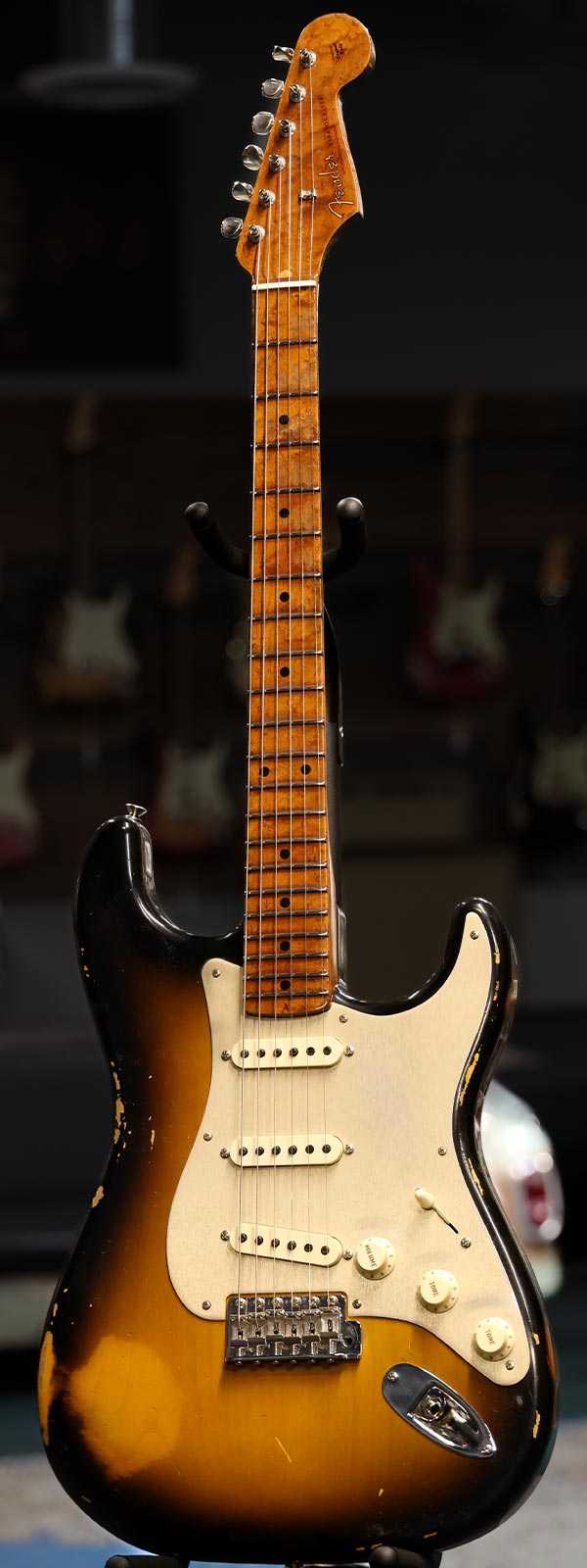 Fender Custom Shop 1956 Stratocaster Roasted Relic 2-Tone Sunburst CZ566535