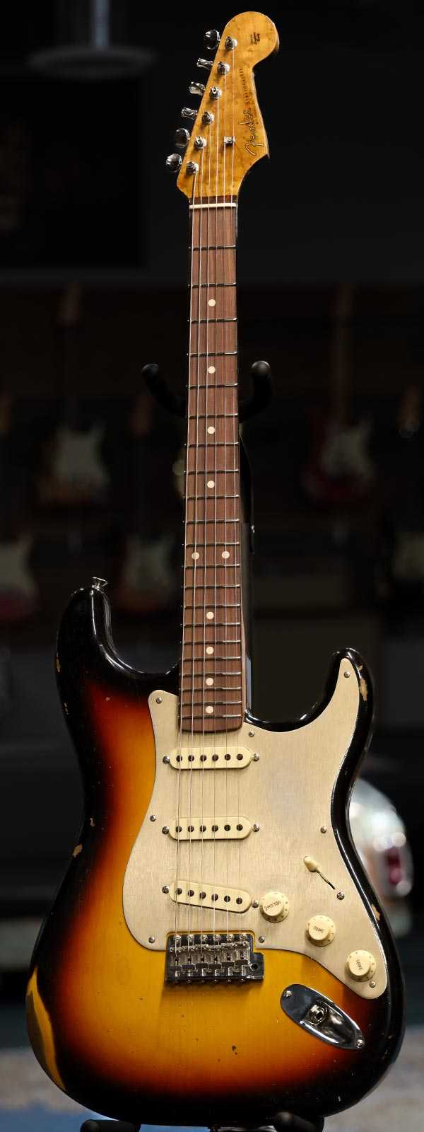 Fender Custom Shop 1960 Heavy Relic 3-Tone Sunburst CZ567653