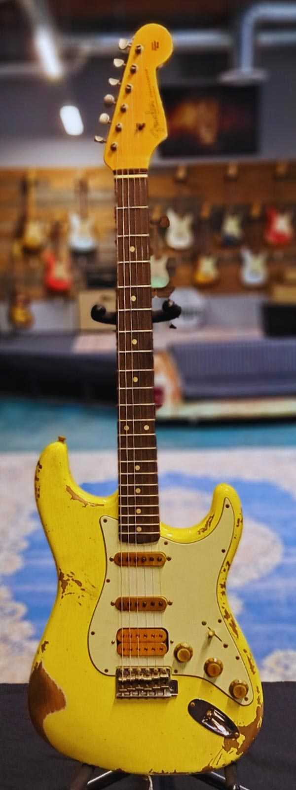 WildCat Exclusive Fender Custom Shop Alley Cat Strat “Vintage” Graffiti Yellow R121893